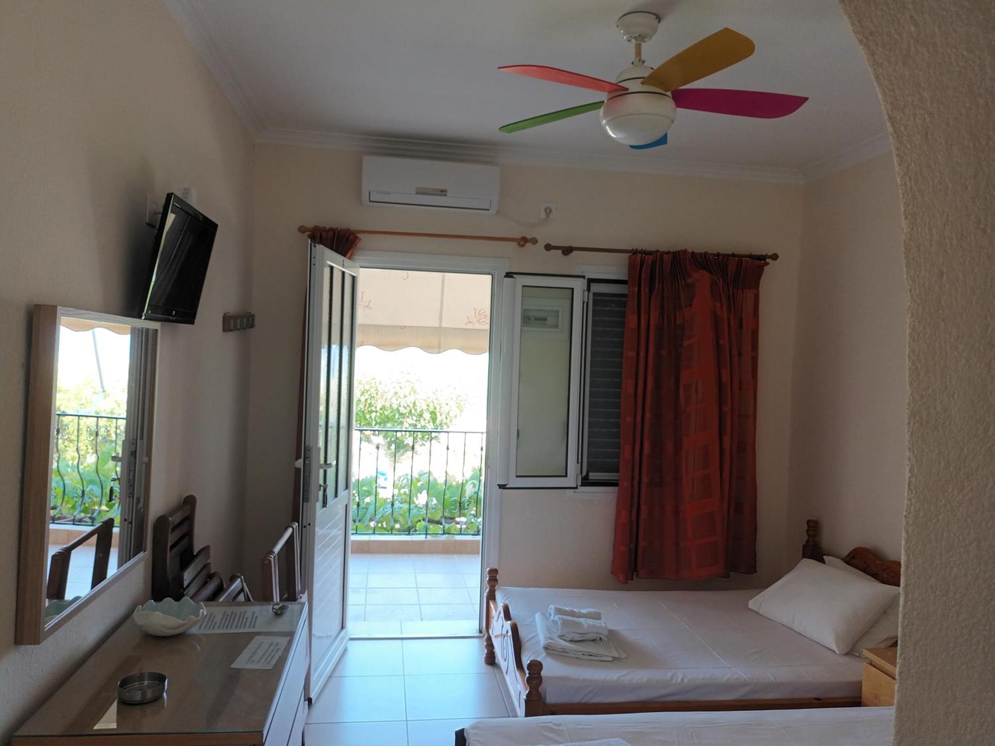 Velika Beach Rooms Exterior photo